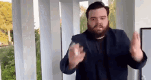 he-is-speaking-guy-explaining-with-a-whiteboard.gif